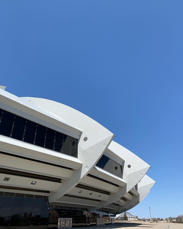 vue de profil du bâtiment du parc olympique